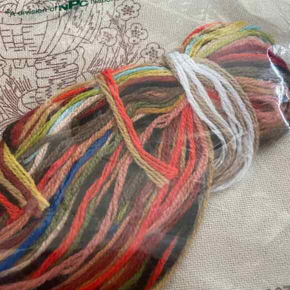 Hummel Peasant Children Girl (no 0232) Vintage Embroidery Kit by Paragon - Picture 6 of 6